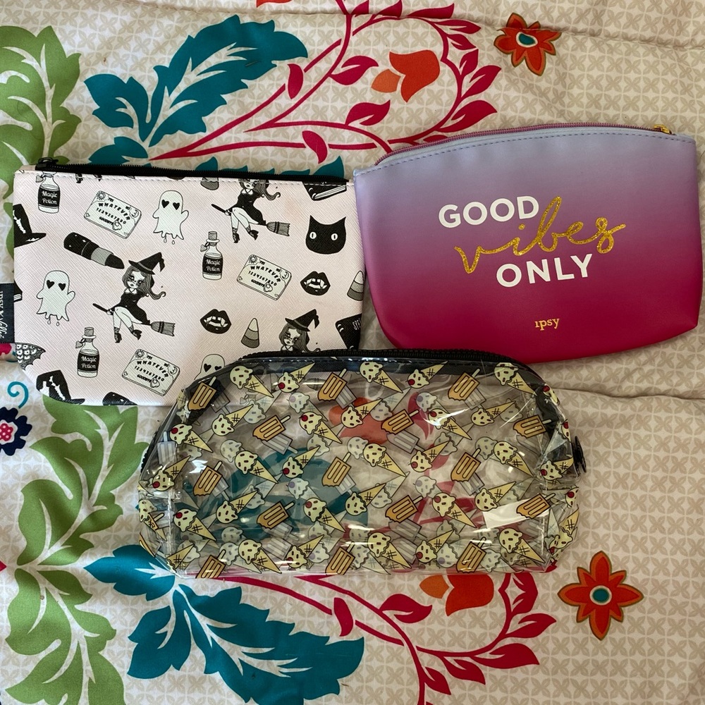 Makeup Bags - Picture 2 of 3